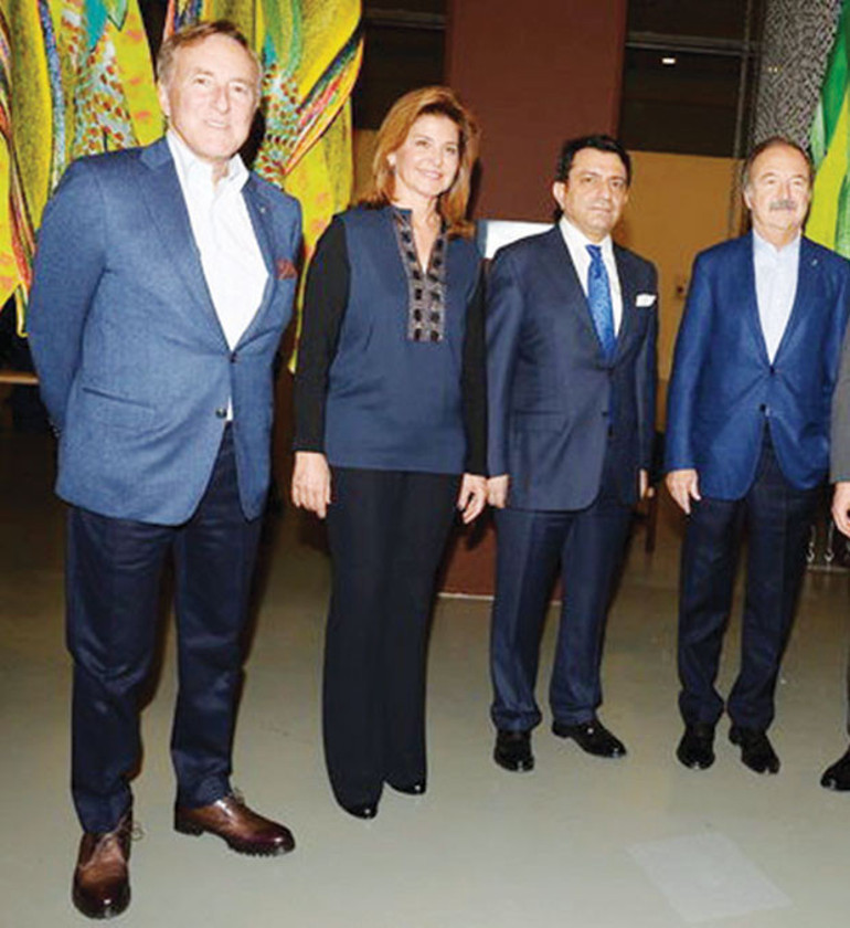 Kırmızı Balonlu Kız İstanbulda