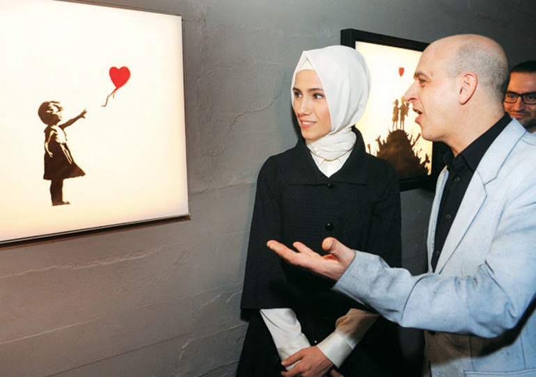 Kırmızı Balonlu Kız İstanbulda