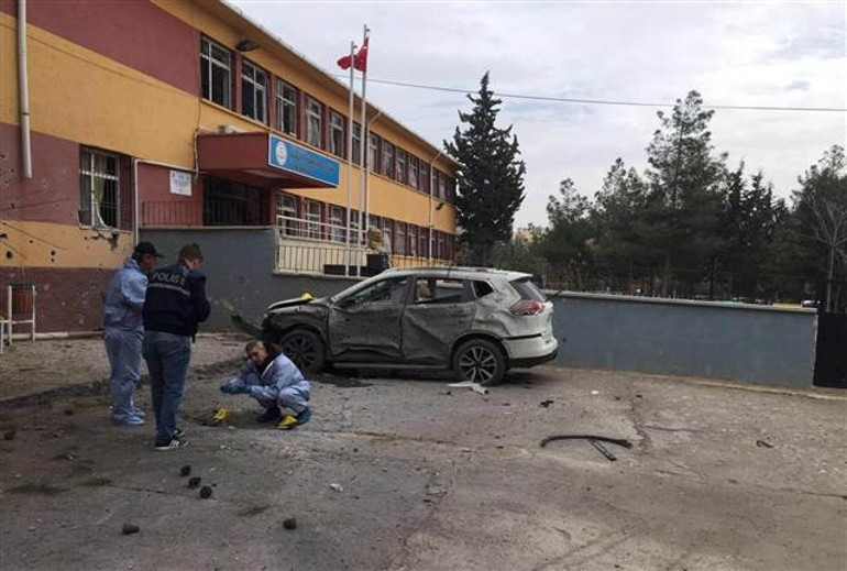 Kilis’te okula roket isabet etti: 1 ölü
