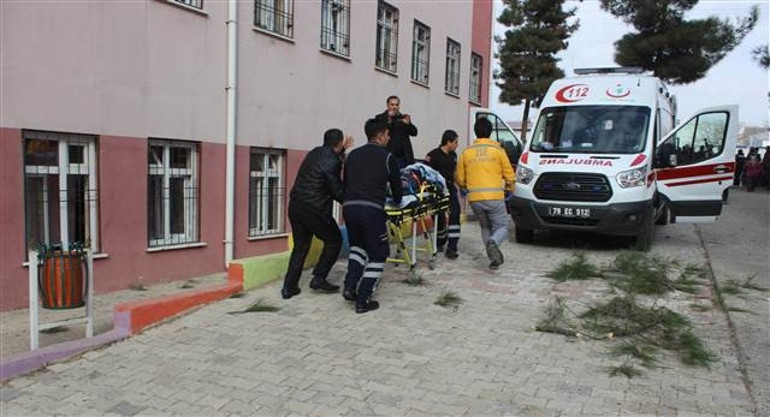Kilis’te okula roket isabet etti: 1 ölü