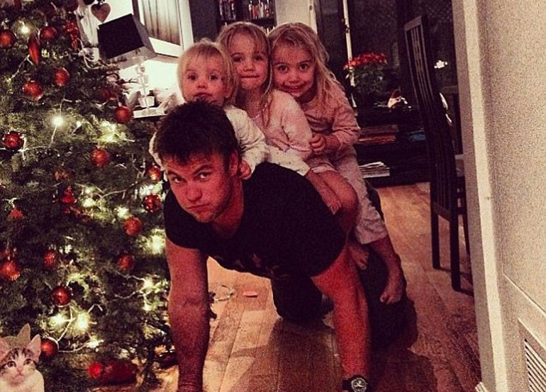 O kaslar gerçek mi Chris