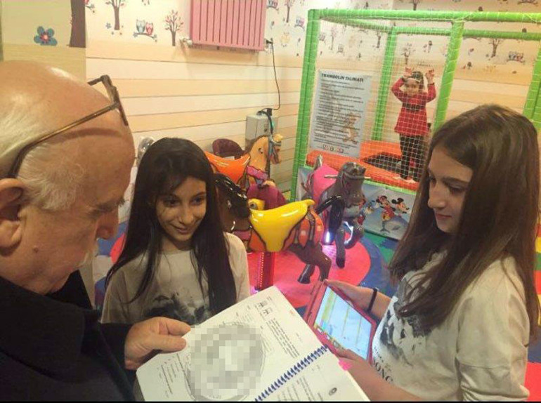 Tatilde ödeve Bakan Avcı’dan suçüstü