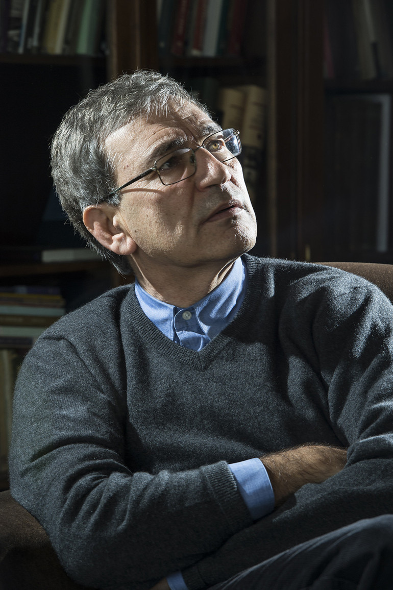 Orhan Pamuk: Bizi terk eden bir babayla büyüdüm