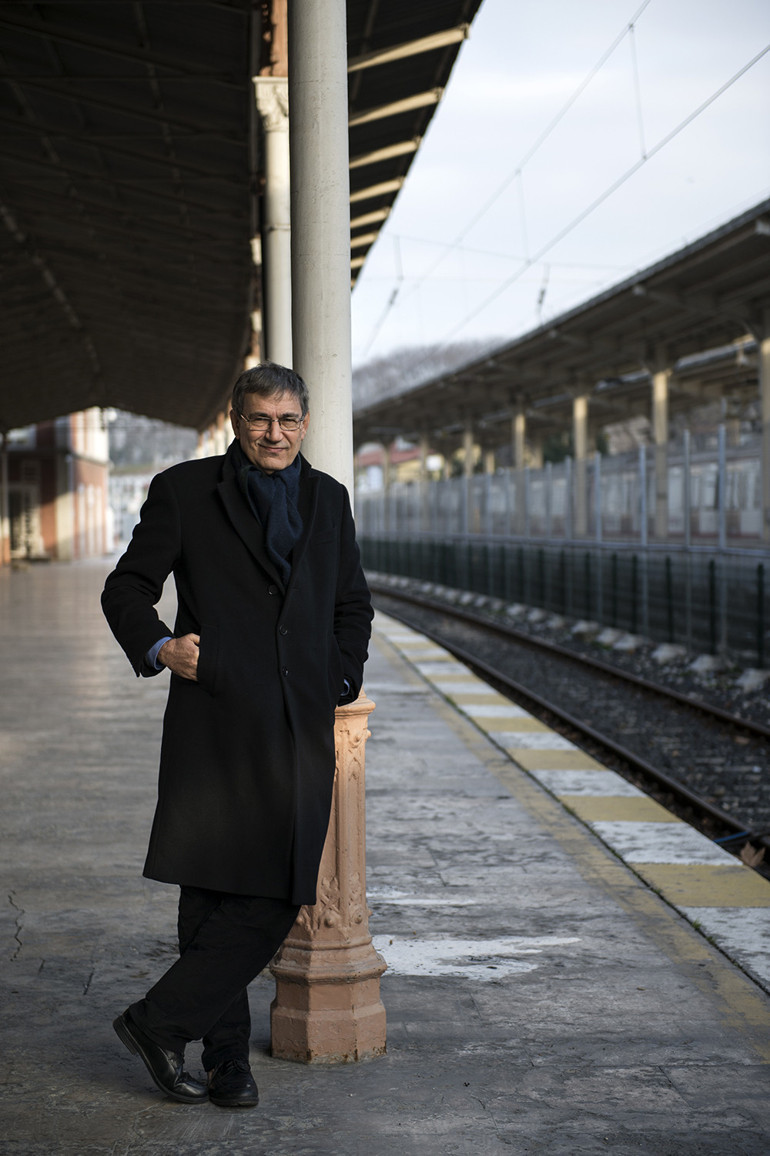Orhan Pamuk: Bizi terk eden bir babayla büyüdüm