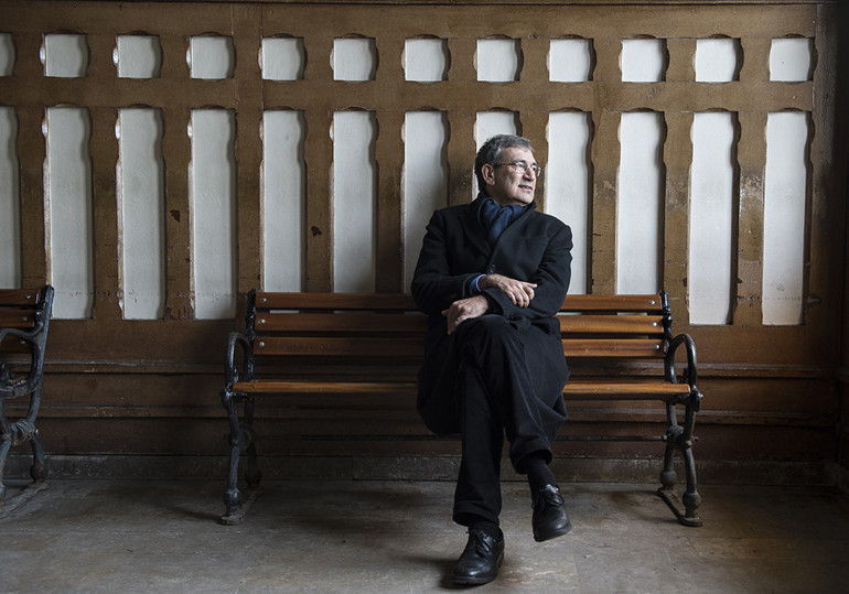 Orhan Pamuk: Bizi terk eden bir babayla büyüdüm