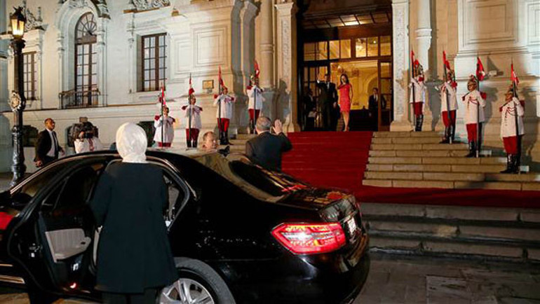 Cumhurbaşkanı Erdoğan, Peruda zırhlı makam aracı yerine o aracı tercih etti