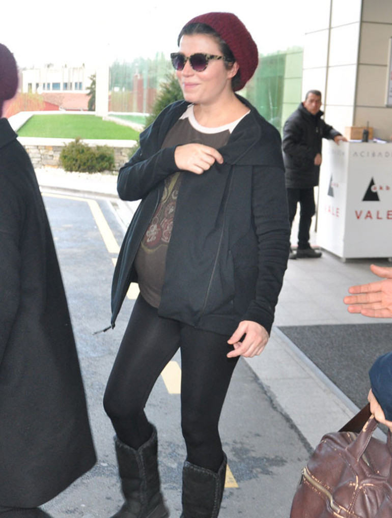 Selma Ergeç, yakın arkadaşı Nur Fettahoğlunu ziyaret etti