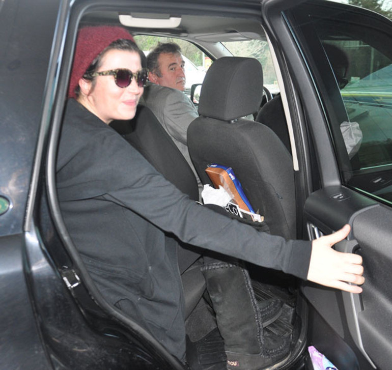 Selma Ergeç, yakın arkadaşı Nur Fettahoğlunu ziyaret etti