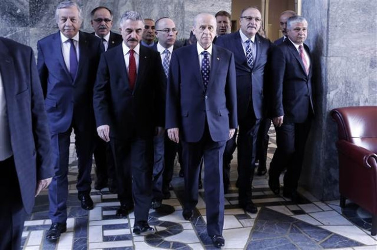 Bahçeli: Sayın Davutoğluna Kibar Feyzo’daki Maho Ağa’yı dikkatle incelemesini tavsiye ediyorum