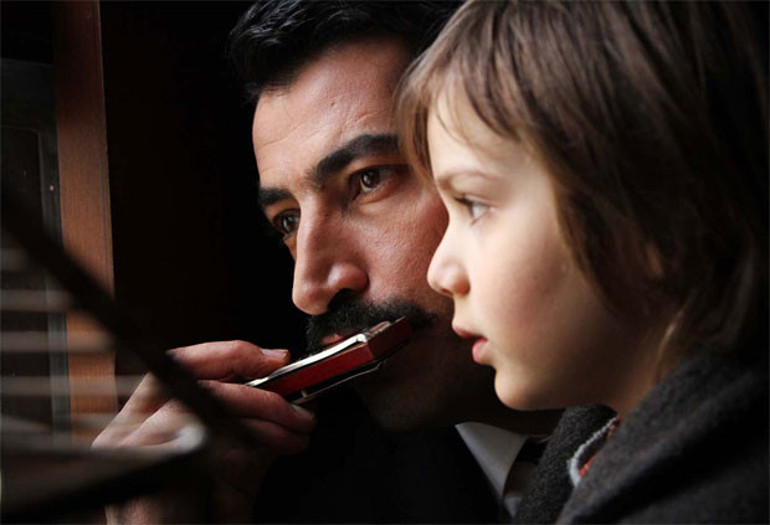 Kenan İmirzalıoğlunun resmi sitesi açıldı