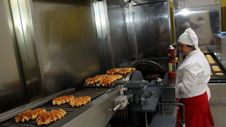 Karpuz satarak başladı şimdi waffle üretiyor