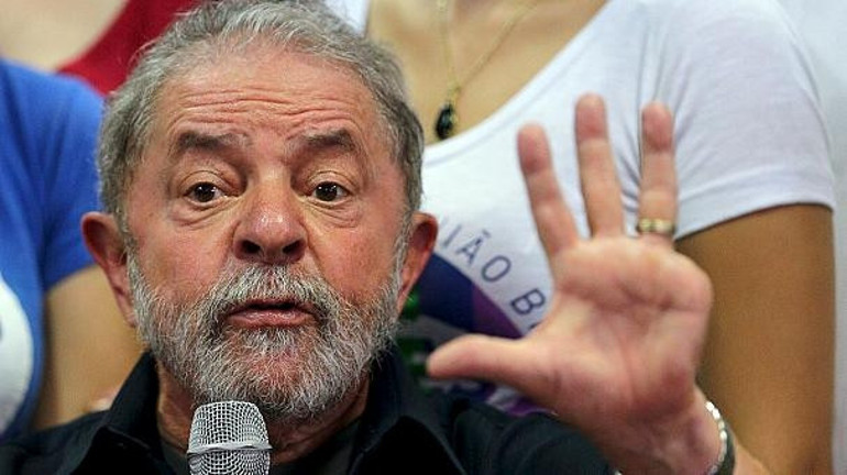 4 parmaklı başkan Lula zor günler geçiriyor