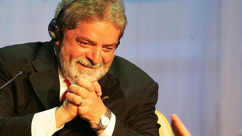 4 parmaklı başkan Lula zor günler geçiriyor