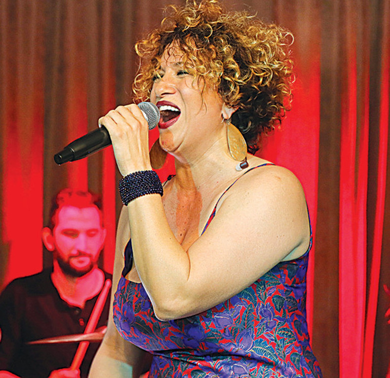 Zac Posen’den kadınlar günü hediyesi