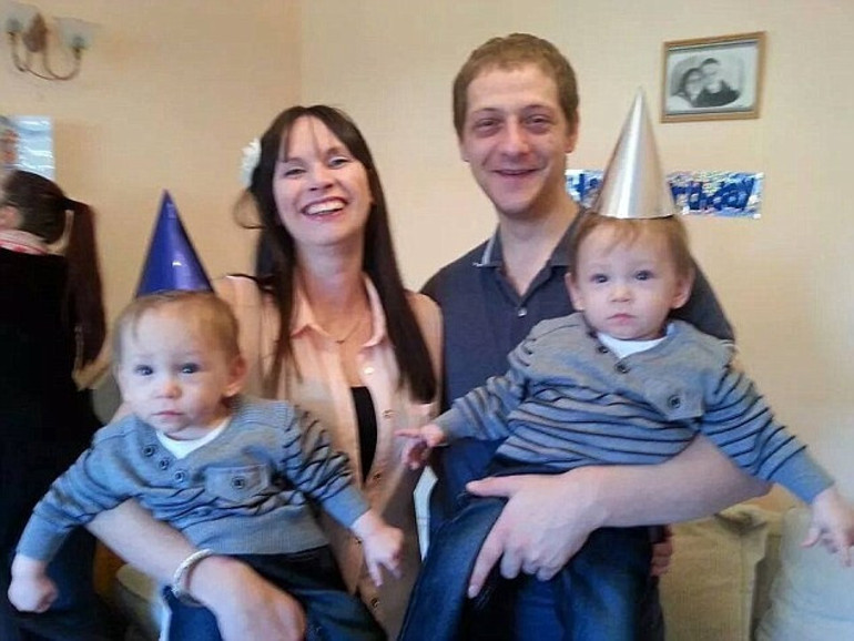 Minik ikizlerin ölümü İskoçya’yı yasa boğdu