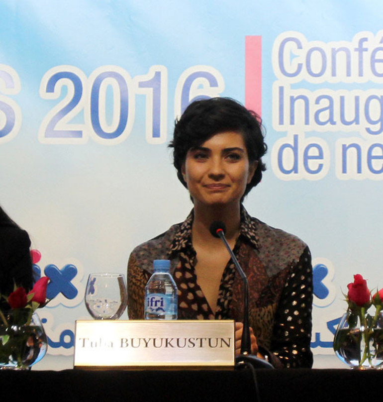 Tuba Büyüküstün, Cezayir’de