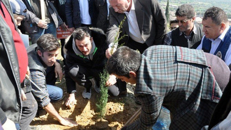 Yeşil Deniz ekibi İzmirde hatıra ormanı oluşturuyor