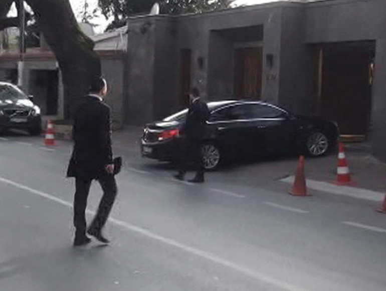 Ebru Gündeş Türkiye'ye döndü son hali sosyal medyaya düştü! - Resim: 3