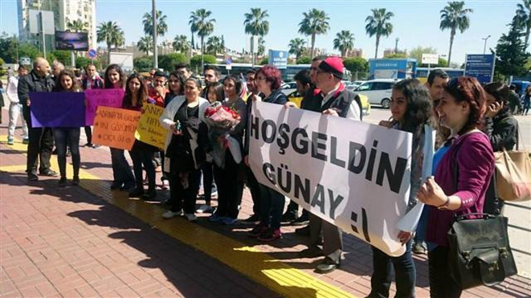 Bombalı saldırıda bacağını kaybeden Günay Karakuşu duygulandıran karşılama