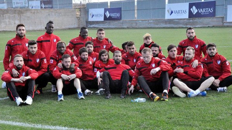 Elazığsporda başkan istifa etti oyuncular idmana çıkmadı