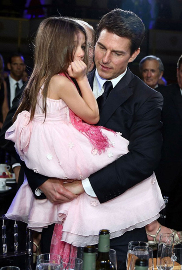 Suri Cruise müzik öğretmenini işten çıkarmış