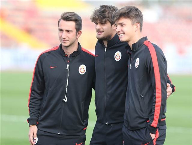 Eskişehirde Galatasaraya taraftar şoku
