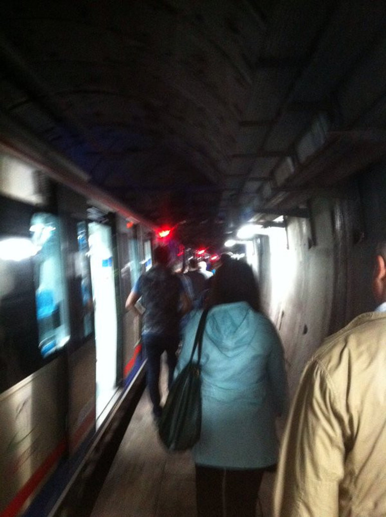 Marmaray'da büyük kriz! Seferler durduruldu - Resim: 0