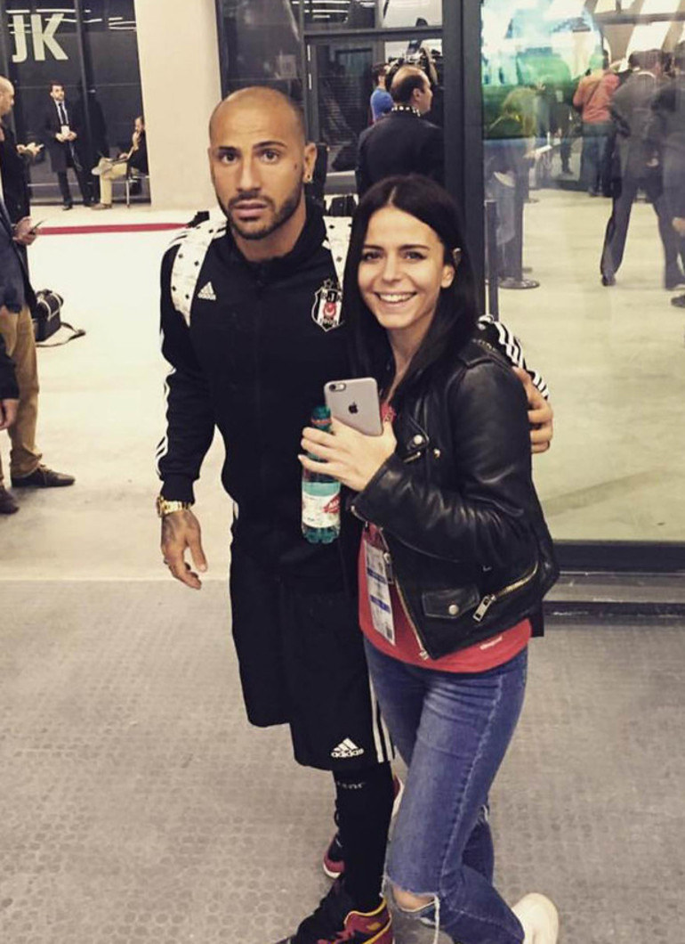 Elçin Sangu ve sevgilisi Yunus Özdiken, Beşiktaş maçında biber gazına maruz kaldı