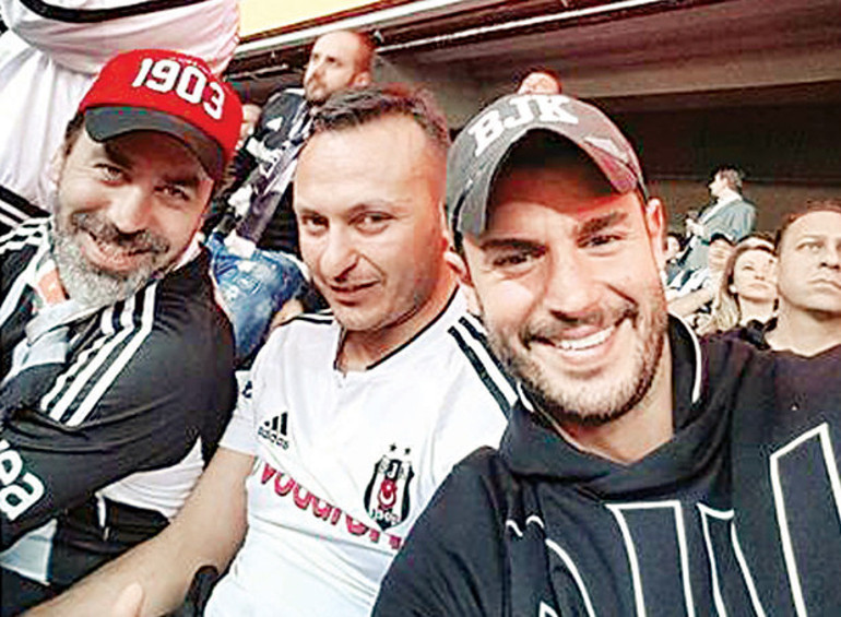 Elçin Sangu ve sevgilisi Yunus Özdiken, Beşiktaş maçında biber gazına maruz kaldı