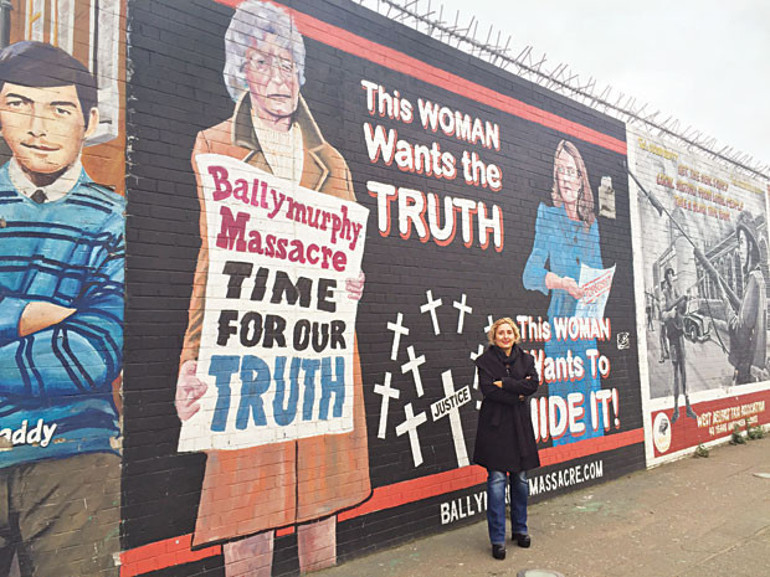 Belfastta duvarla gelen barış...