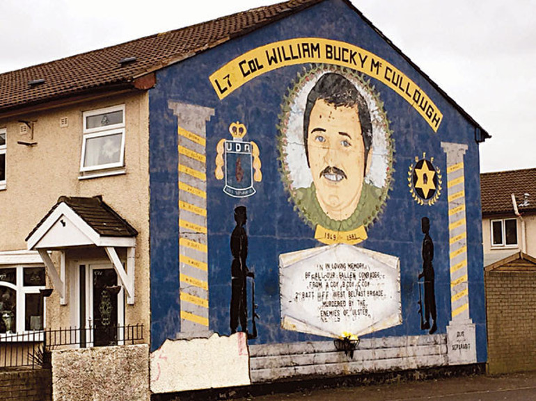 Belfastta duvarla gelen barış...