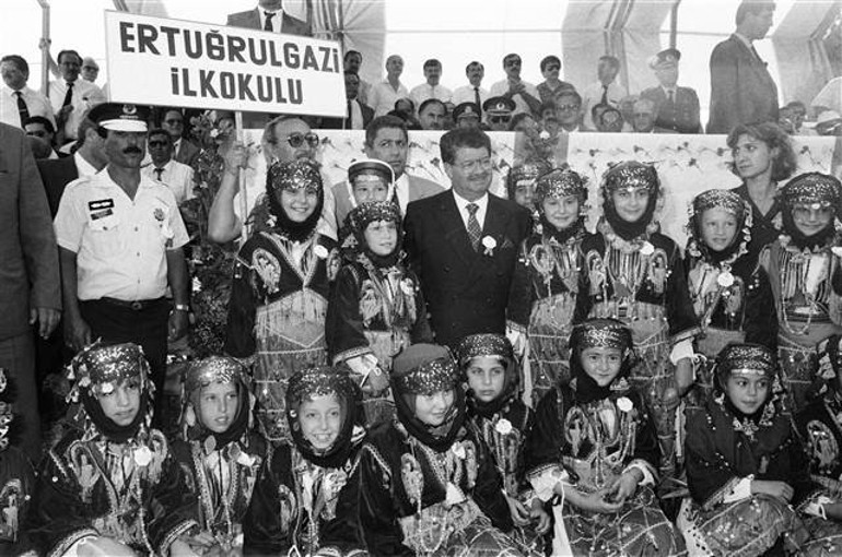 8. Cumhurbaşkanı Özal, kabri başında anıldı