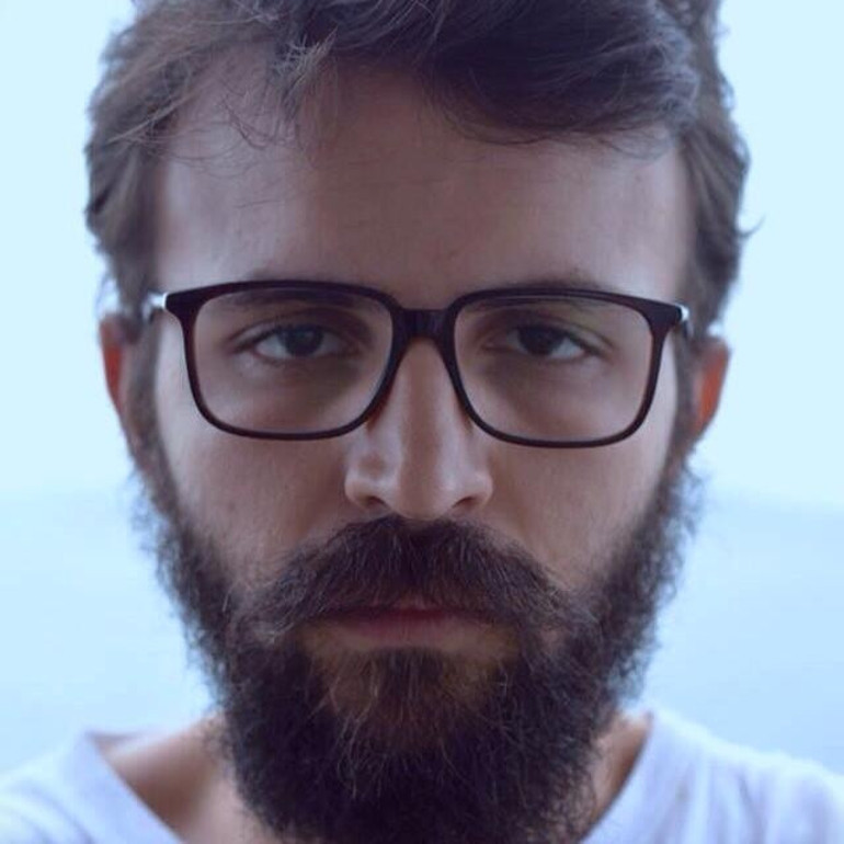 Suriyeli sanatçı insanlığı anlattı