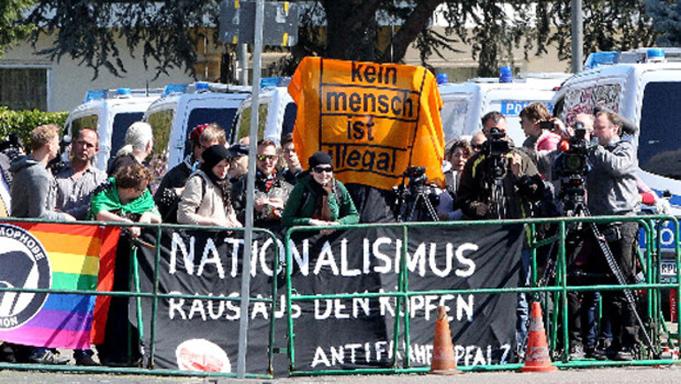 Almanya eski Başbakanı Helmut Kohl Orbanı ağırladı