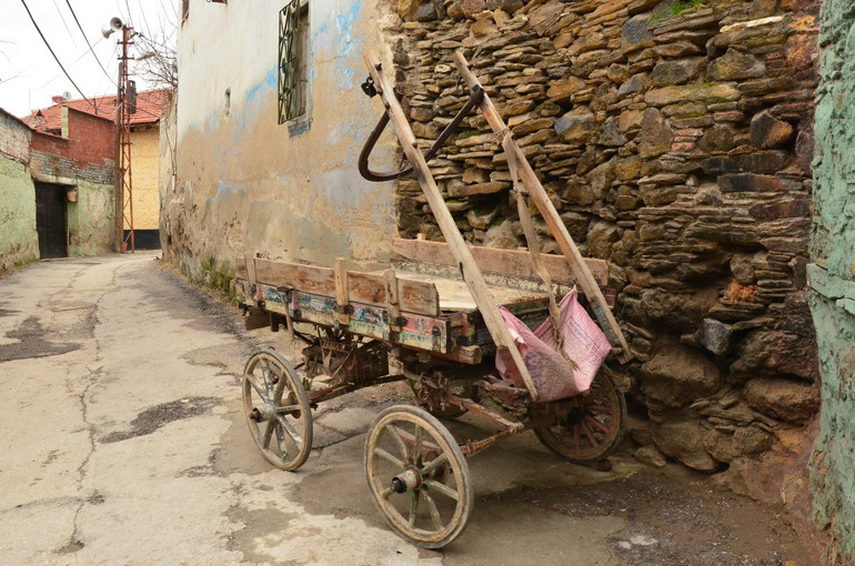 Bir dünya kapısı: Kula (Manisa)