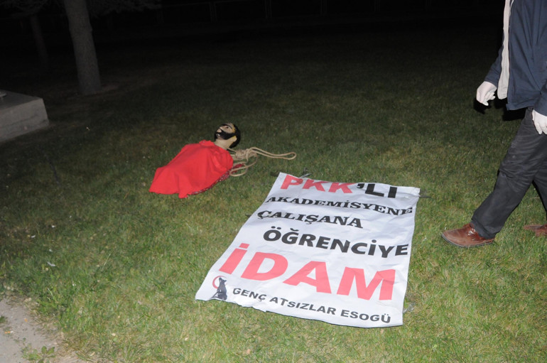 Gece yarısı şok görüntü! Gören polisi aradı - Resim: 1