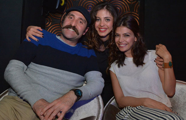 Ünlü oyuncuya sürpriz doğum günü partisi