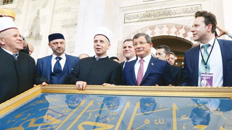 Davutoğlu'nun elindeki sargının nedeni belli oldu! - Resim: 1