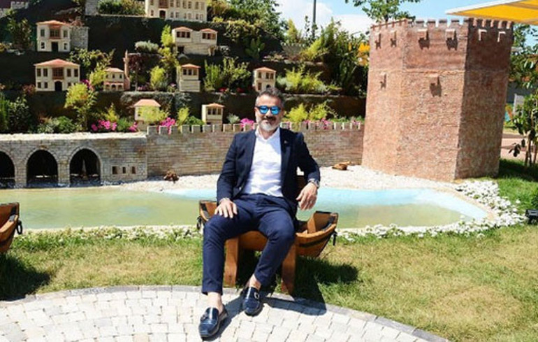 Melis Alphan, Suat Kılıçın yeni imajını yorumladı