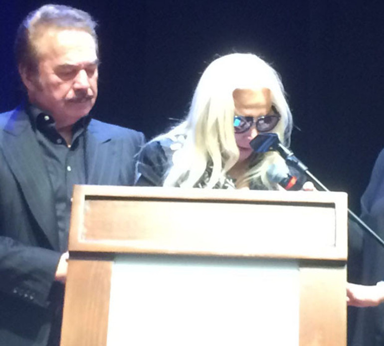 Oya Aydoğanı onbinler uğurladı