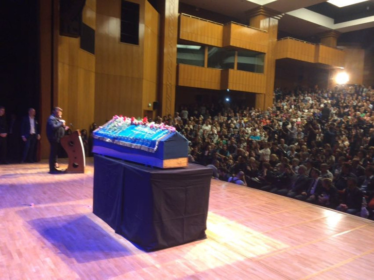 Oya Aydoğanı onbinler uğurladı