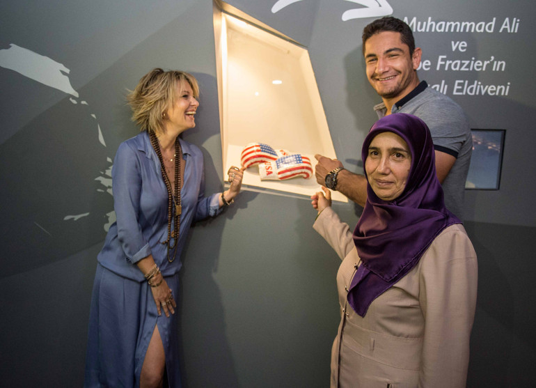 Yaşantımla, hayat felsefemle, güreşe duyduğum tutkuyla gençlere örnek olmaya çalışıyorum…