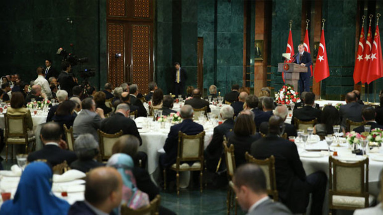 Cumhurbaşkanı Erdoğan: Teröriste kimliğine, söylemine bakmaksızın tavır koyalım