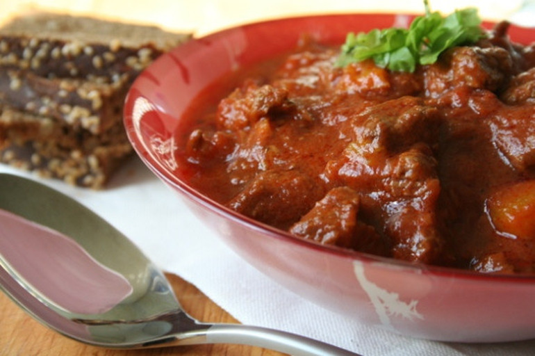 Beyaz Rusyada gece hayatını anlamak için en doğru şehir: Minsk