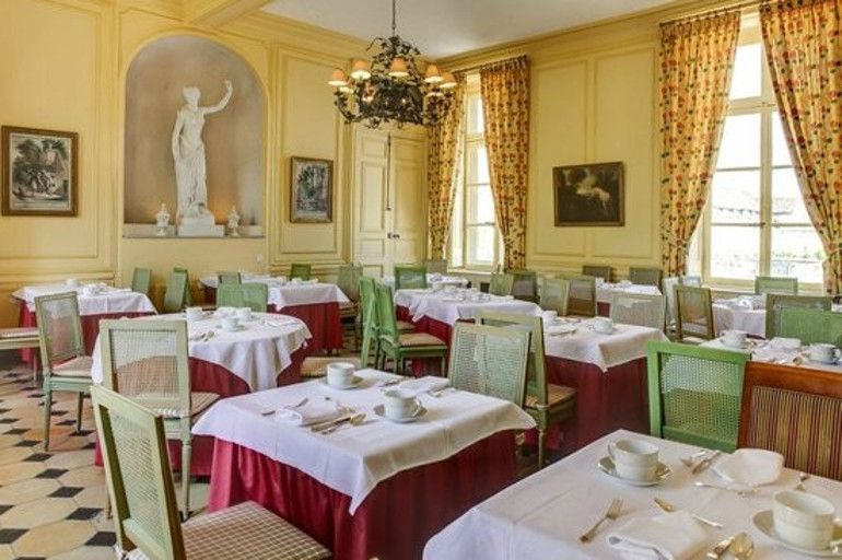 Fransanın en ünlü 10 şatosunda krallar gibi tatil
