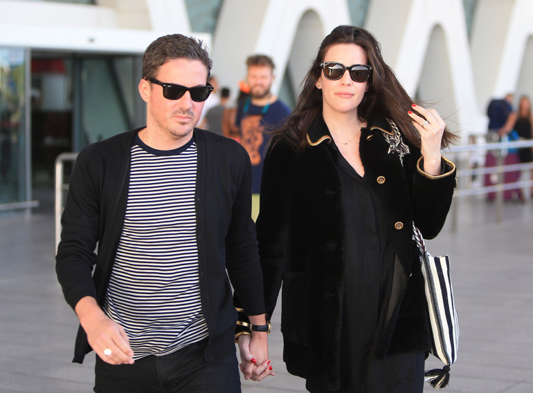 Liv Tylerın bebeği doğdu