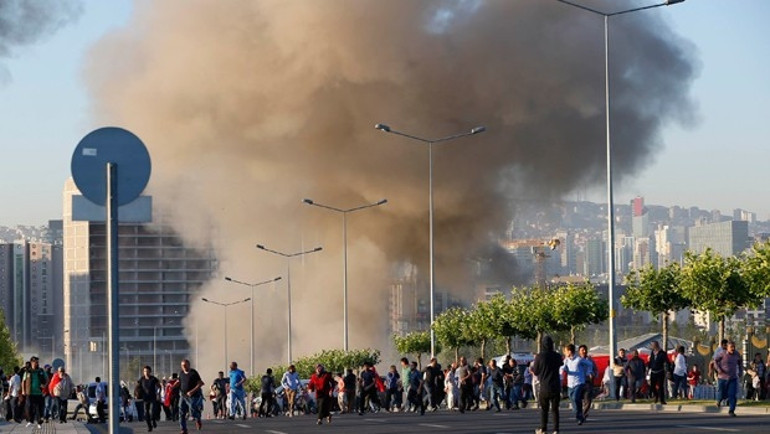 Cumhurbaşkanlığı Külliyesi yakınlarına 2 adet bomba atıldı: 5 şehit