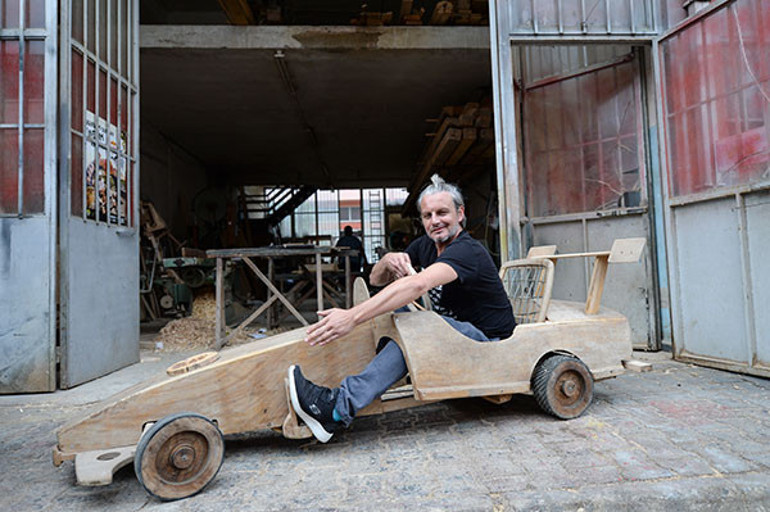 Gerçekleri pistte, ahşapları Formulazda: Laz Rover, Lazwagen, Lazda...