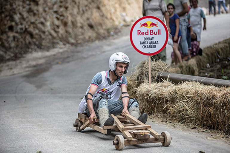 Gerçekleri pistte, ahşapları Formulazda: Laz Rover, Lazwagen, Lazda...