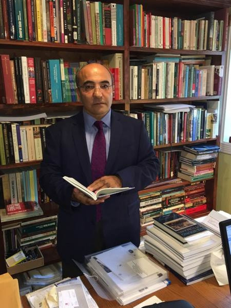 Prof Dr. Hakan Yavuz: Cemaatçiler savaşı kaybetmiş Naziler gibi Hoca’ya karşı isyan var